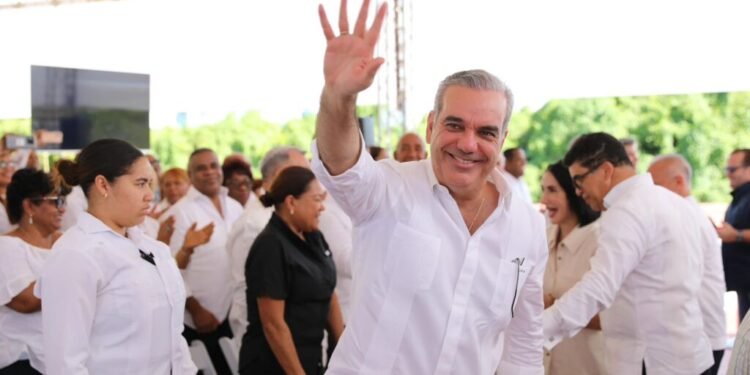 Luis Abinader inaugurará varias obras en Constanza y Santiago