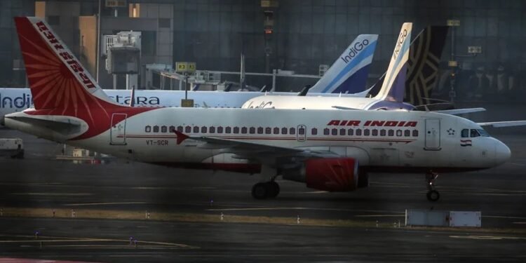 Se estrelló en India avión en que viajaban más de 240 personas