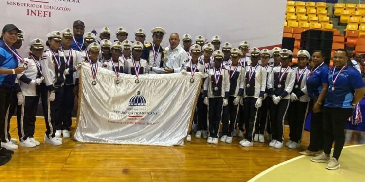 Distrito 13-04 gana tercer lugar a nivel nacional en marcha escolar