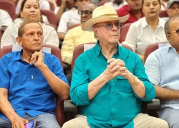 Hipólito moviliza perremeístas en respaldo a su hija Carolina