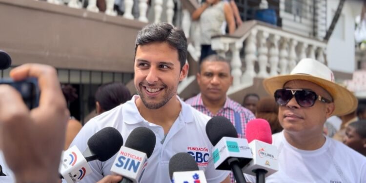 Más de 300 personas beneficiadas en jornada de salud de Raymond Rodríguez y Fundación GBC en Km. 8 de la Carretera Sánchez, DN