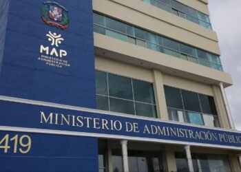 Cambio horario en instituciones públicas comenzará el 1 de julio