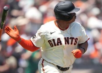 Soto pega dos jonrones; Devers conecta el primero con Giants