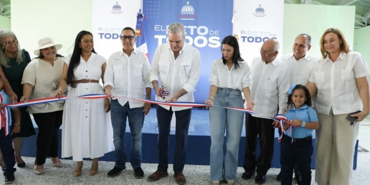 Presidente Luis Abinader entrega escuela de 16 aulas en Montecristi en el marco del Plan “Aulas 24/7”