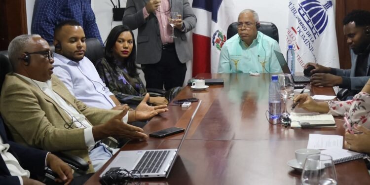 La Unión Europea, el Banco de Desarrollo del Caribe y Desarrollo Fronterizo conforman mesa técnica para impulsar proyecto piscícola sostenible en la zona sur del país»