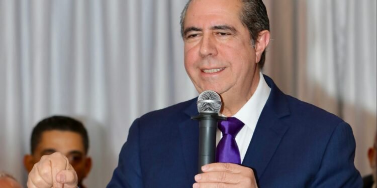 “El país va como el cangrejo”, afirma Francisco Javier García