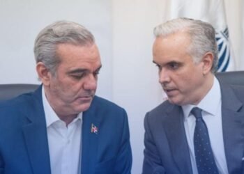 Ministro De Camps recibe al presidente Abinader y le presenta acciones en marcha de cara al inicio del año escolar 2025-2026