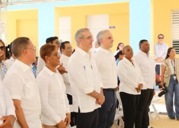 Presidente Abinader inaugura escuelas en La Altagracia con capacidad para 1,600 estudiantes