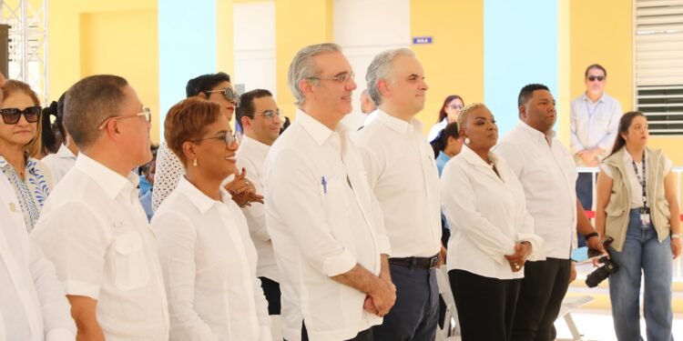 Presidente Abinader inaugura escuelas en La Altagracia con capacidad para 1,600 estudiantes