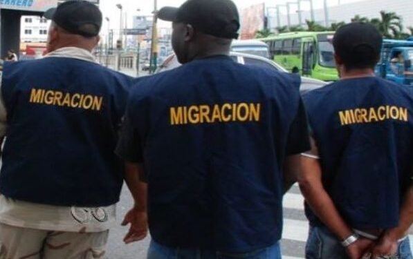 Casi 2 mil haitianos detenidos en recientes operativos en la RD