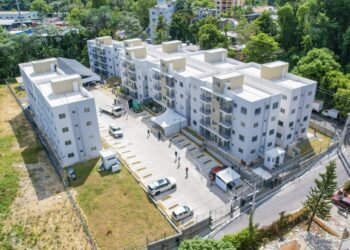 Presidente dominicano entrega apartamentos en Arroyo Hondo