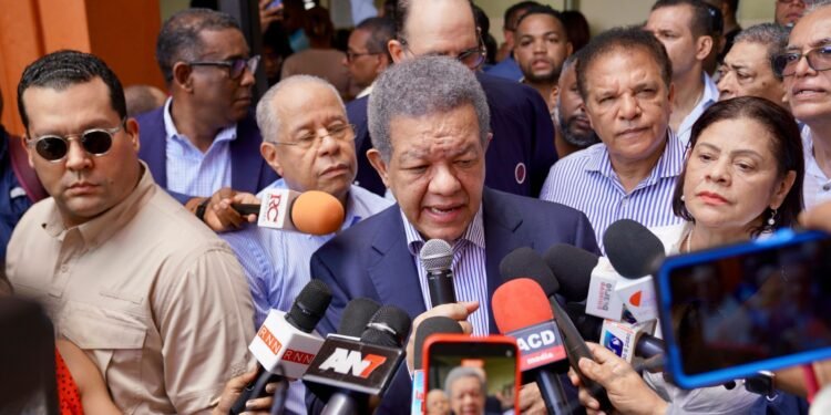 Leonel ve es pobre desempeño económico de R. Dominicana