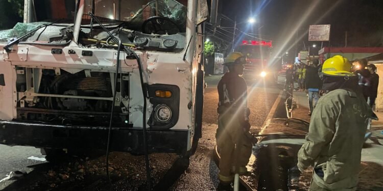 LA ALTAGRACIA: Cinco muertos y doce heridos deja choque
