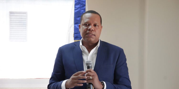 Eddy Alcantara Reta a LF a recorrer mercados para comprobar precio de pollo