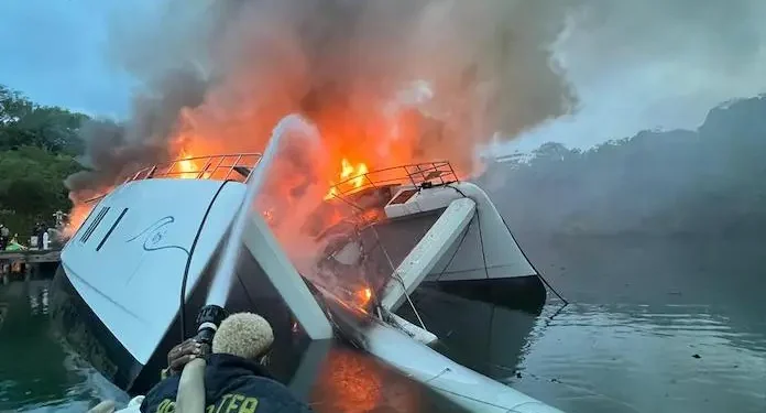 Embarcación de Fernando Capellán se incendia en la Bahía de Gracia y desata alarma en Luperón