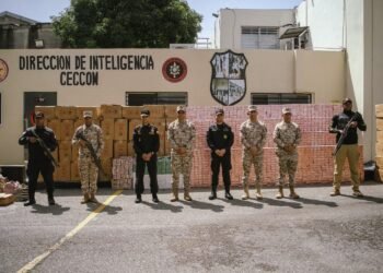 CESFRONT entrega a CECCOM 1,696,760 unidades de cigarrillos y otras mercancías que serían introducidas al país de manera irregular*