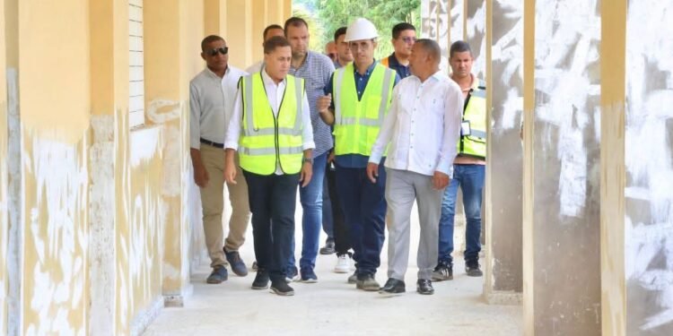 MINERD e Infraestructura Escolar desarrollan jornada de intervención y rehabilitación de centros educativos en Duarte y Hermanas Mirabal