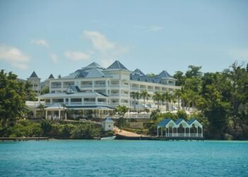 Cayo Levantado Resort entra al selecto grupo de hoteles sostenibles certificados por Forbes Travel Guide*