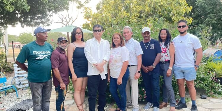 Empresario Takeshi Mukai realiza significativo aporte para la construcción de una iglesia.