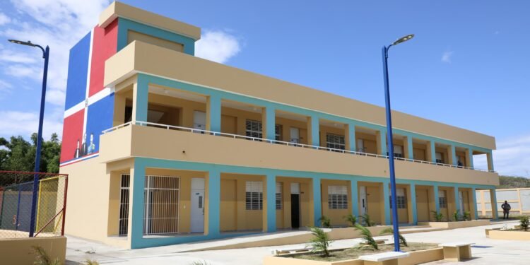 Infraestructura Escolar entregó 1,155 nuevas Aulas en 5 meses a través del Plan 24/7