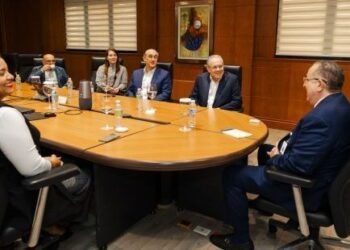 El Ministro de Hacienda inicia encuentros con sectores vitales