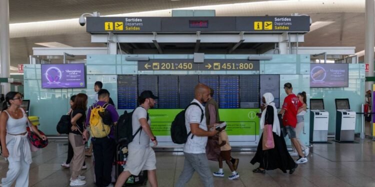 Piden estadounidenses no viajar ni permanecer en Venezuela