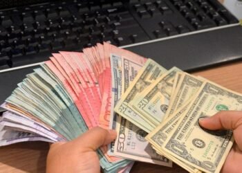 El dólar subió 9 centavos; este martes era vendido a RD$62.40