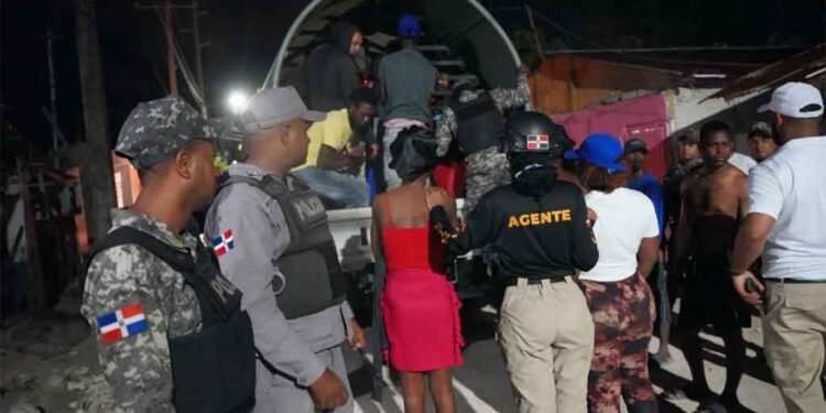 Migración de RD deportó a mil 365 haitianos sin documentos