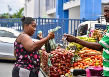 Altos precios alejan a clientes de los mercados en la capital dominicana
