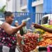 Altos precios alejan a clientes de los mercados en la capital dominicana