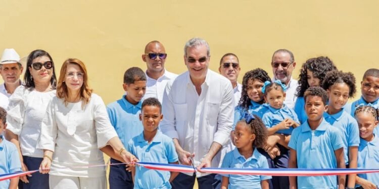 Gobierno entrega dos escuelas en Puerto Plata que garantizarán educación de calidad a más de mil estudiantes