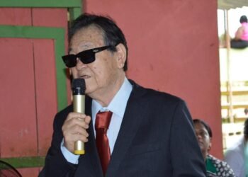 Empresario Takeshi Mukai realiza reconocimiento a Los Amigos del Domino.