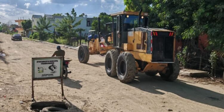 Desde la Alcaldía Municipal nos complace informar que, en respuesta a la solicitud de los habitantes del sector El Paraíso, se ha dispuesto el arreglo de las calles de este importante sector.