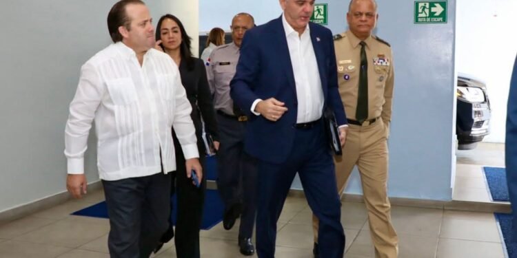 Presidente Abinader encabeza reunión de seguimiento al Plan de Seguridad Ciudadana*