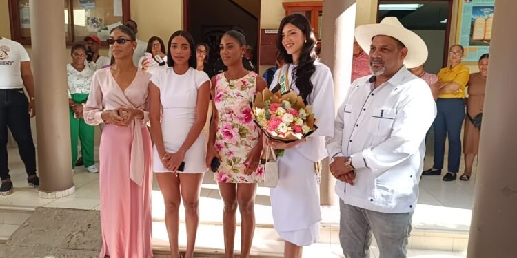 Miss República Dominicana Universo es recibida con honores en la Alcaldía de Dajabón