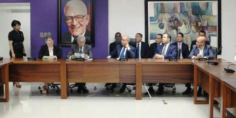 Danilo ve logro democracia el documento sobre crisis Haití