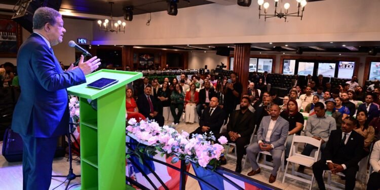 LF dice convertirá a RD en “la capital del conocimiento» de AL