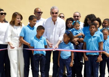 Gobierno ejecuta en Puerto Plata obras por $18 mil millones