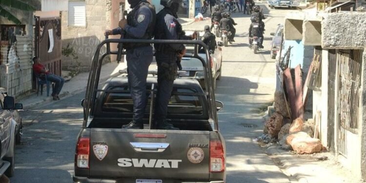 Policía apresa a 34 presuntos delincuentes y a tres prófugos