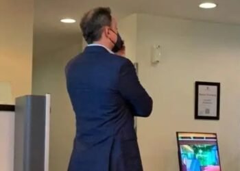 Tribunal condena a Migración por impedir salida a Jean Alain