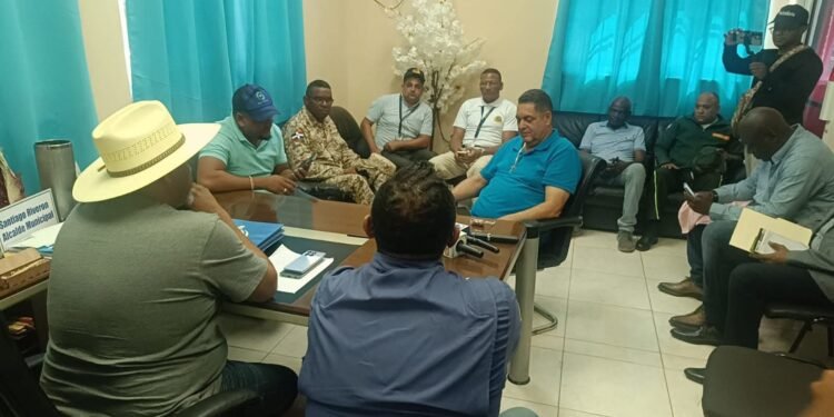Municipio de Dajabón coordina con actores fronterizos medidas para regular circulación de motores de tres gomas.