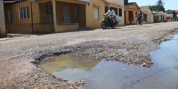 Calles de Dajabón siguen en estado critico; Ciudadanos piden intervención urgente de Obras Públicas*
