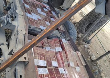 Ejército ocupa camioneta con cargamento de 100,000 cigarrillos en zona costera de Montecristi*