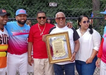 Dajaboneros deportistas residentes en Estados Unidos reconocen y dedican 5to Clásico de Sóftbol al Dr. Miguel Cruz Jiménez