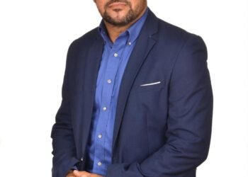 Reconocido comunicador denuncia recibir amenazas de la DNCD en Dajabón