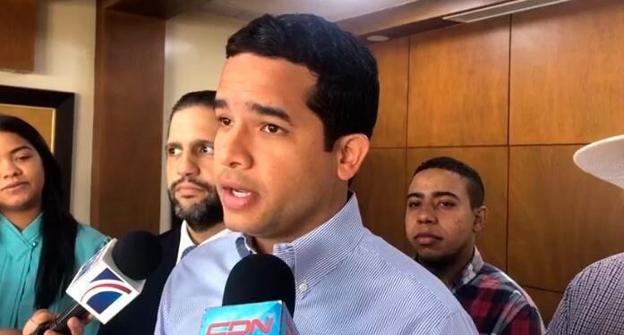 Omar fernandez  pide suspender labores y despachar estudiantes por lluvia