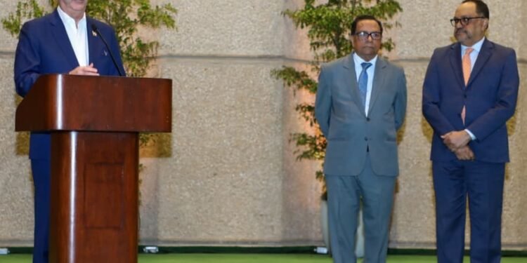 Luis Abinader Resalta valor democrático de la reforma que limita la reelección