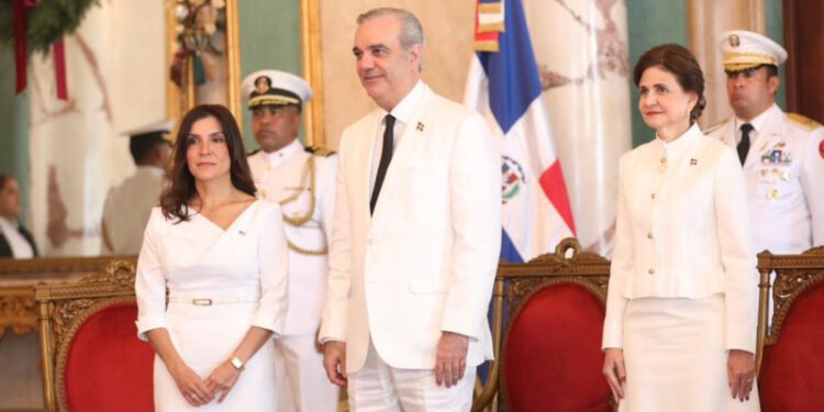 Embajadora de EEUU y otros seis diplomáticos entregan cartas credenciales a Abinader