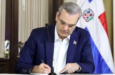 Abinader observa Ley sobre gestión de residuos sólidos