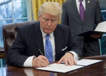 EEUU: Trump firma desclasificar los archivos de Jeffrey Epstein